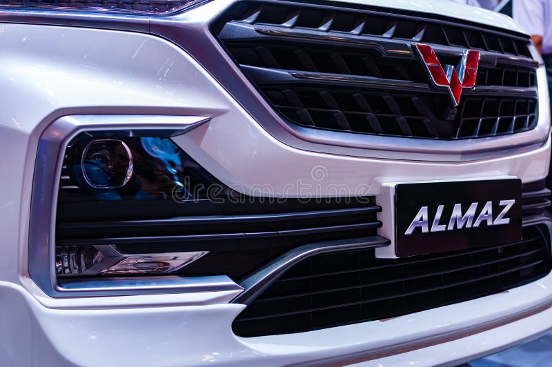 A white wuling almaz suv stockfotos