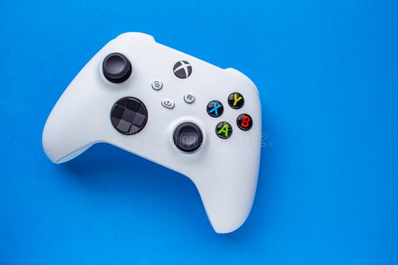 Xbox Wireless Controller là một sự lựa chọn khôn ngoan cho người yêu công nghệ muốn sở hữu một thiết bị tối ưu để chơi những game mình yêu thích. Thiết kế đơn giản nhưng không kém phần chất lượng, điều khiến cho tay chơi game này trở thành sự lựa chọn hàng đầu của game thủ. Hãy xem hình ảnh trên nền trắng rực rỡ này!