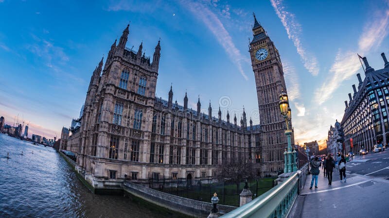 Widok Big Ben i dom parlament w Londyn przy zmierzchem fotografia royalty free