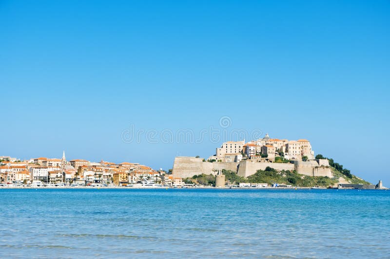 Widok calvi w corsica franance fotografia stock