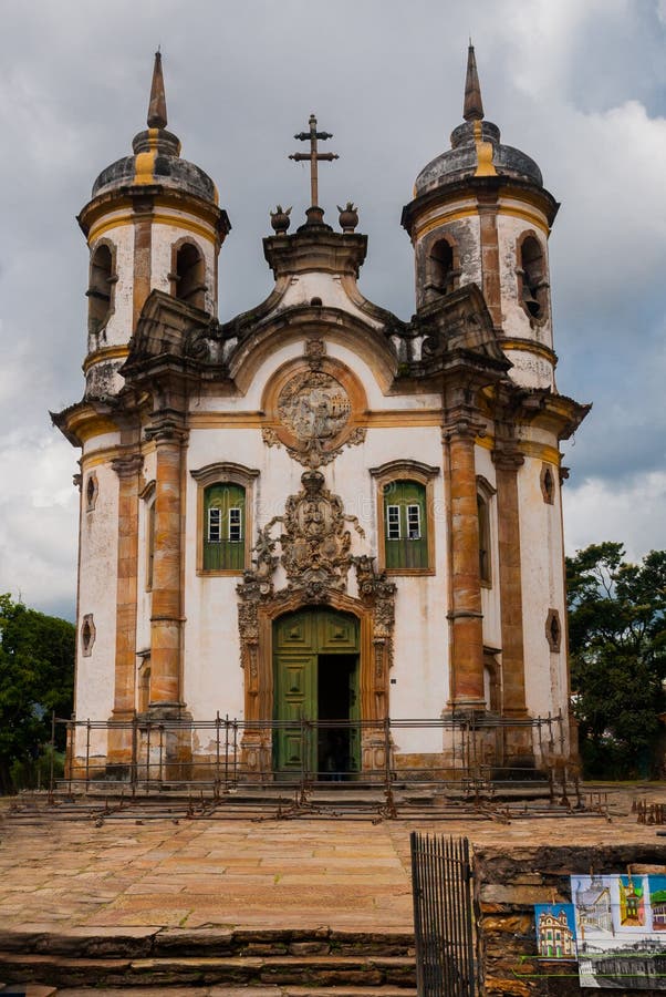 Widok historyczny barokowy ko?cielny Igreja Sao Francisco De Assis, Ouro Preto, minas gerais, Brazylia zdjęcia royalty free Widok historyczny barokowy ko?cielny Igreja Sao Francisco De Assis, Ouro Preto, minas gerais, Brazylia zdjęcia royalty free