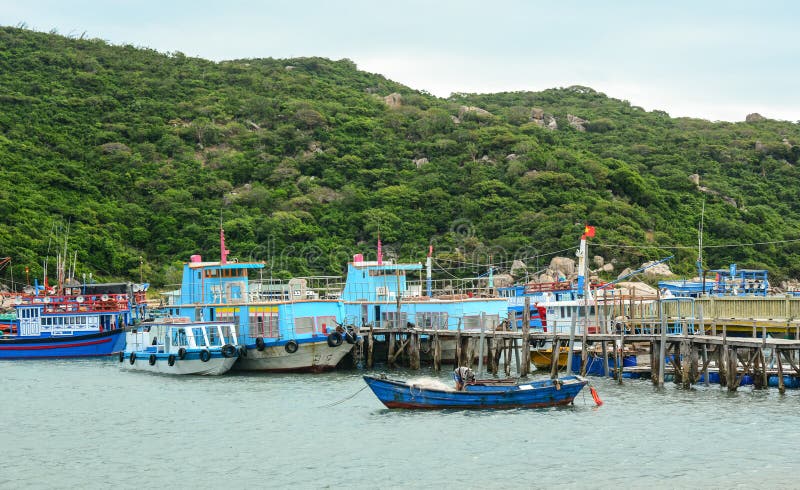 Widok Hon Ro molo w krzywka Ranh zatoce, Wietnam
