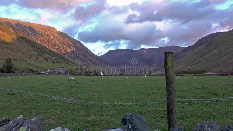 Widok Nant Ffrancon przepustka przy Snowdonia parkiem narodowym, Gwynedd, Walia, Zjednoczone Królestwo