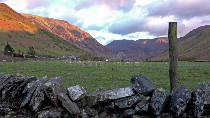 Widok Nant Ffrancon przepustka przy Snowdonia parkiem narodowym, Gwynedd, Walia, Zjednoczone Królestwo