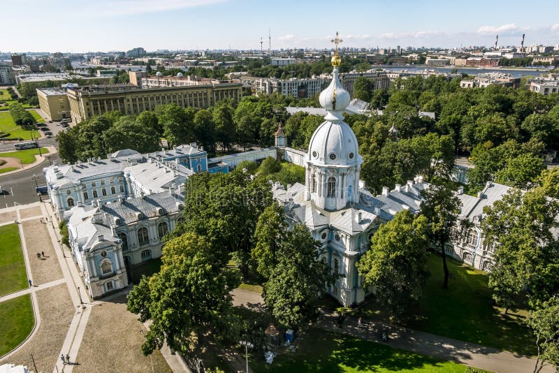 Widok od dzwonnicy Smolny katedra w St Petersburg C zdjęcia stock Widok od dzwonnicy Smolny katedra w St Petersburg C zdjęcia stock