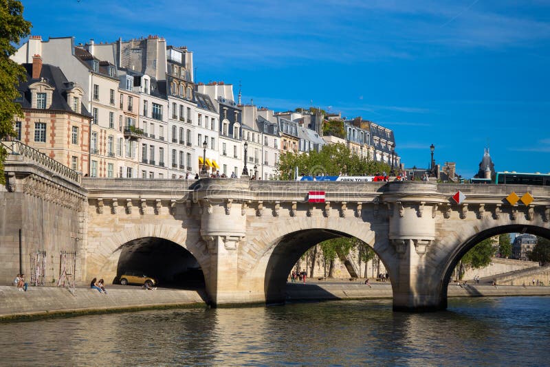 Widok Pont Neuf, Ile De Los angeles Cytujący, Paryż, Francja obraz stock Widok Pont Neuf, Ile De Los angeles Cytujący, Paryż, Francja obraz stock