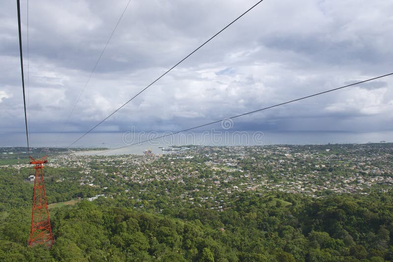 Widok Puerto Plata miasto od wagonu kolei linowej tramwaju w Puerto Plata, republika dominikańska zdjęcia royalty free Widok Puerto Plata miasto od wagonu kolei linowej tramwaju w Puerto Plata, republika dominikańska zdjęcia royalty free