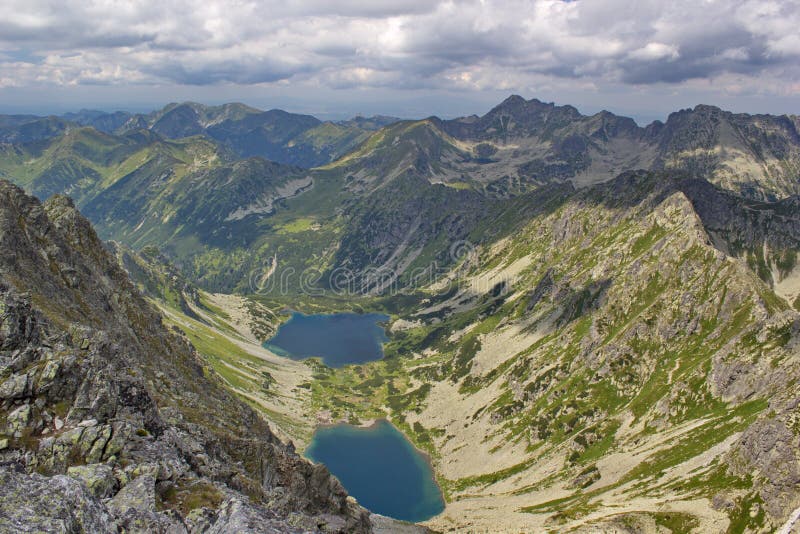 Download Widok Wysokie Tatras Góry, Tarns I Obraz Stock - Obraz złożonej z sceneria, greenbacks: 57666307