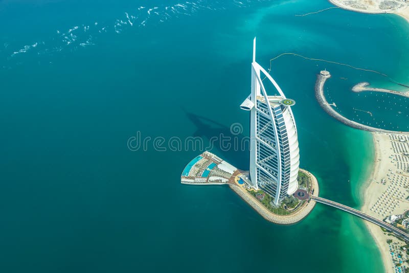 Widok z lotu ptaka Burj AL Arabski hotel w Dubaj, UAE