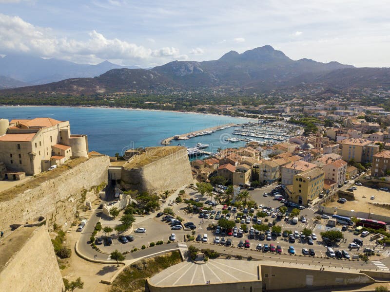 Widok z lotu ptaka Calvi miasto, Corsica, Francja obrazy stock