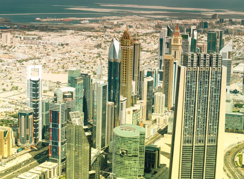 Widok z lotu ptaka Dubaj, UAE Miasto linia horyzontu od wysokiego punktu widzenia obrazy royalty free Widok z lotu ptaka Dubaj, UAE Miasto linia horyzontu od wysokiego punktu widzenia obrazy royalty free