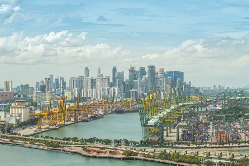 Widok z lotu ptaka Singapur wysyłki port z Środkowym biznesem Dis obraz royalty free Widok z lotu ptaka Singapur wysyłki port z Środkowym biznesem Dis obraz royalty free