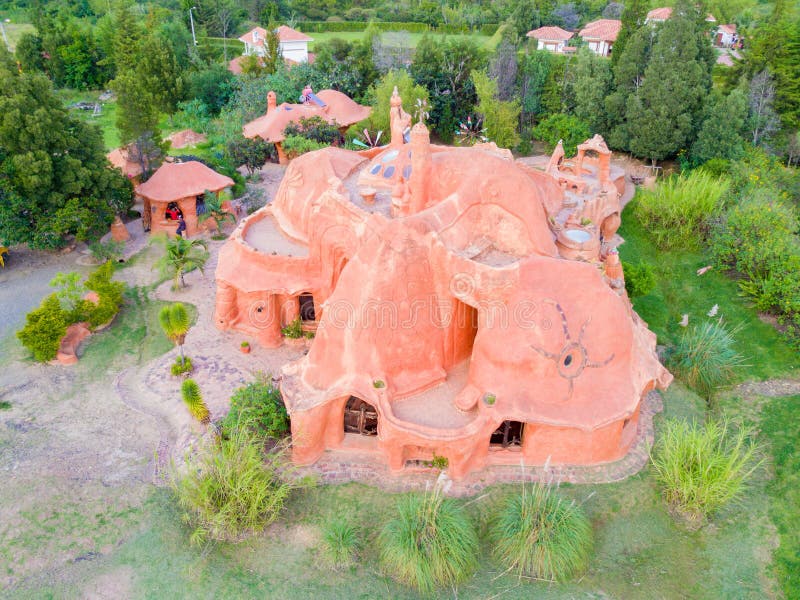 Widok z lotu ptaka terakoty ogród przy zmierzchem Willa De Leyv i dom obrazy stock Widok z lotu ptaka terakoty ogród przy zmierzchem Willa De Leyv i dom obrazy stock