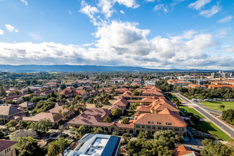 Widok z lotu ptaka uniwersyteta stanforda kampus - Palo Alto, Kalifornia, usa obraz royalty free Widok z lotu ptaka uniwersyteta stanforda kampus - Palo Alto, Kalifornia, usa obraz royalty free