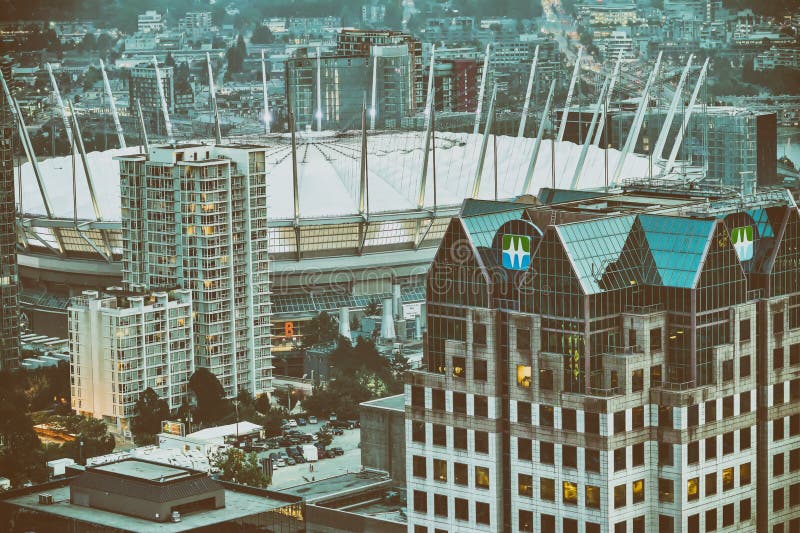 Widok z lotu ptaka Vancouver drapacze chmur i stadium, Kanada obraz stock Widok z lotu ptaka Vancouver drapacze chmur i stadium, Kanada obraz stock