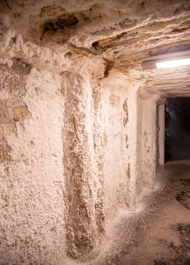 Wieliczka πολωνία 30 : εσωτερικό οπτικό αλατωρυχείο wieliczka με υφή τοίχου από αλάτι στοκ φωτογραφία με δικαίωμα ελεύθερης χρήσης