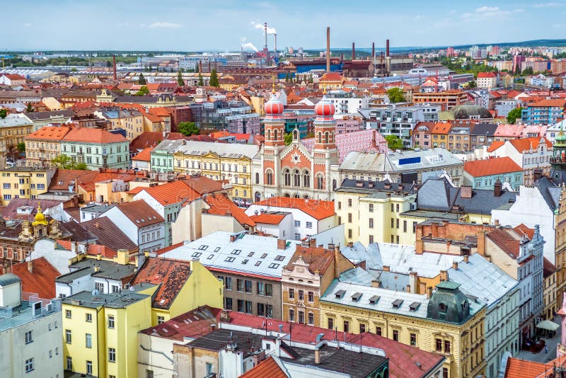 Wielki synagoga i Pilsen pejzaż miejski cesky krumlov republiki czech miasta średniowieczny stary widok zdjęcie stock