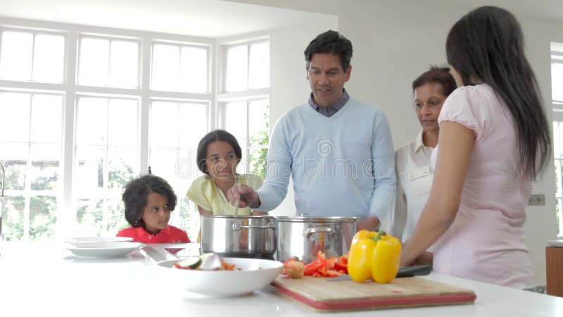Wielo- pokolenia Indiański Rodzinny Kulinarny posiłek W Domu