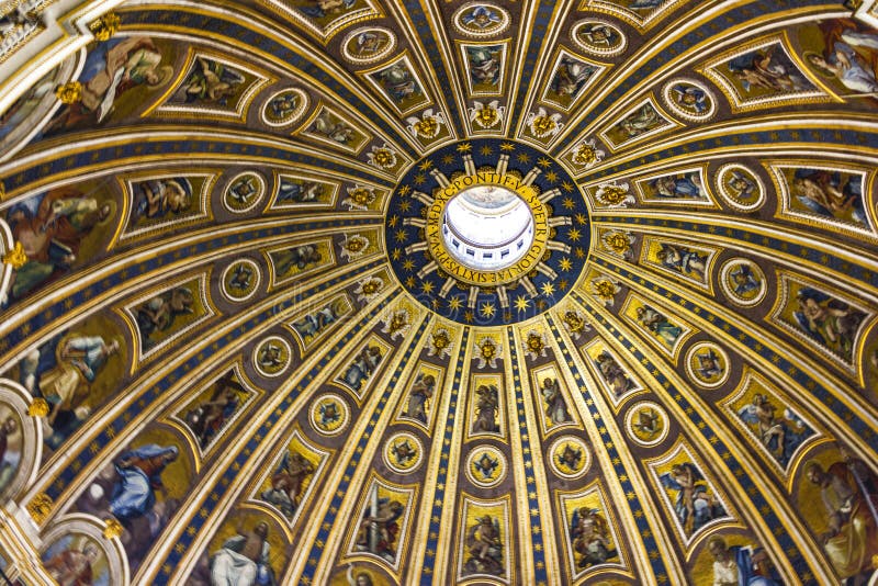 Wierzchołek kopuła Papieska bazylika St Peter w Watykańskiej, Wewnętrznej dekoraci, zdjęcie stock Wierzchołek kopuła Papieska bazylika St Peter w Watykańskiej, Wewnętrznej dekoraci, zdjęcie stock