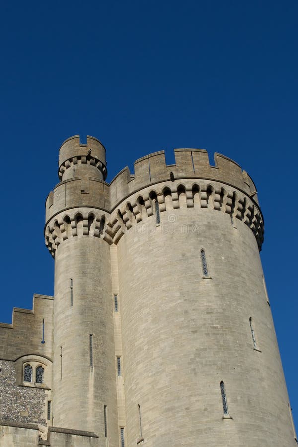 Wieża tradycyjnego, historycznego kamienia angielskiego / europejskiego zamku