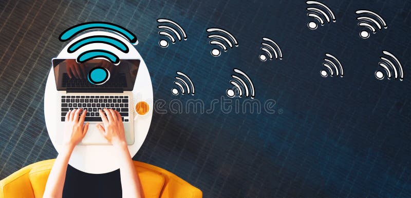 WiFi avec la personne à l'aide d'un ordinateur portable images stock WiFi avec la personne à l'aide d'un ordinateur portable images stock
