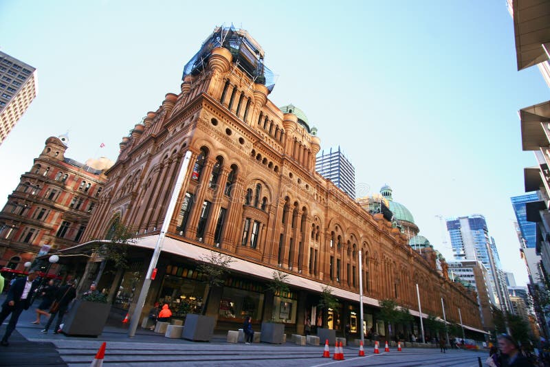 Wiktoriańska multistory zakupy arkada klasyczny i historyczny królowej Wiktoria budynek na miasto ulicie w Sydney śródmieściu, Au obrazy stock