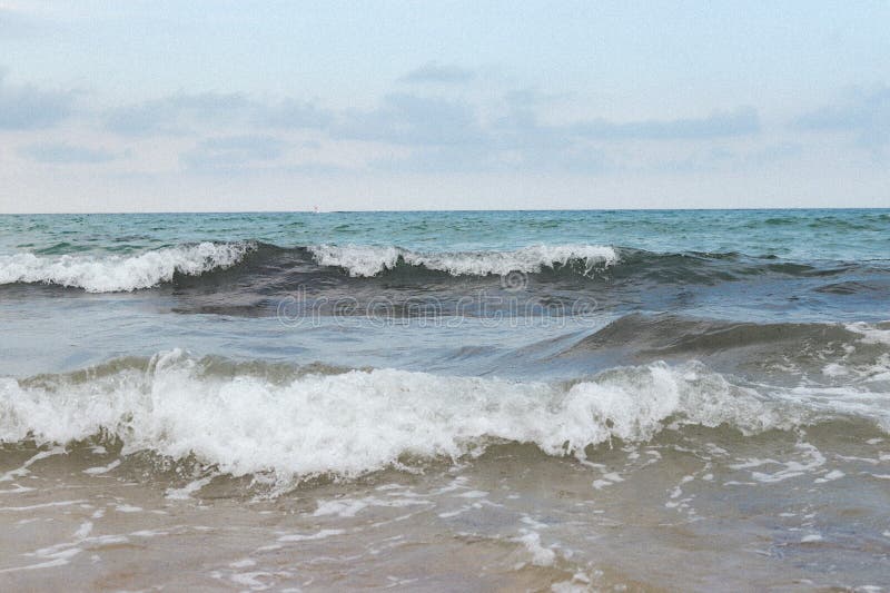 Wildes blaues st?rmisches Meer auf Kreta stockbild Wildes blaues st?rmisches Meer auf Kreta stockbild