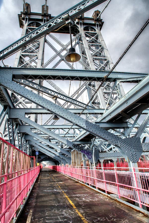 The Williamsburg Bridge is a suspension bridge across the East River in New York City , USA royalty free stock photography The Williamsburg Bridge is a suspension bridge across the East River in New York City , USA royalty free stock photography