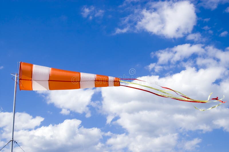 Viento un calcetín antes cielo azul.