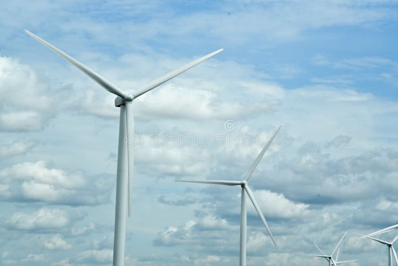 Wind Turbine Farm no Centro-Oeste dos EUA imagem de stock Wind Turbine Farm no Centro-Oeste dos EUA imagem de stock