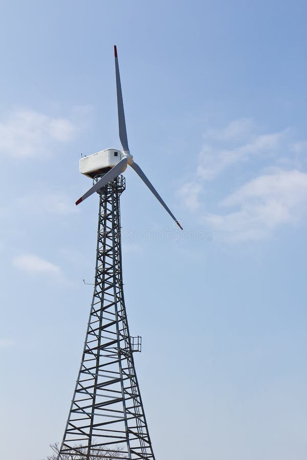 Vertikaler Windgenerator stockbild. Bild von elektrizität - 79647891