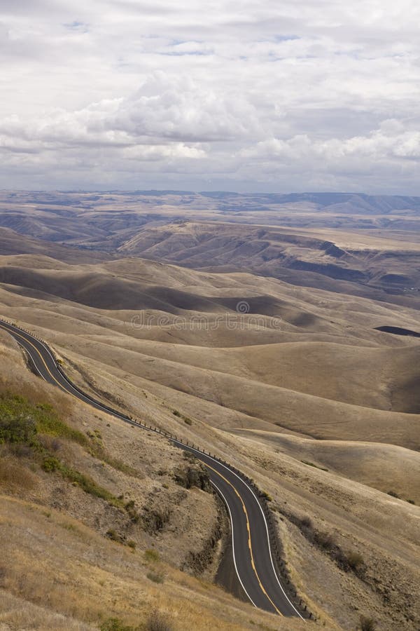 Winding highway above the adjoining cities of Lewiston, Idaho and Clarkston, Washington, USA