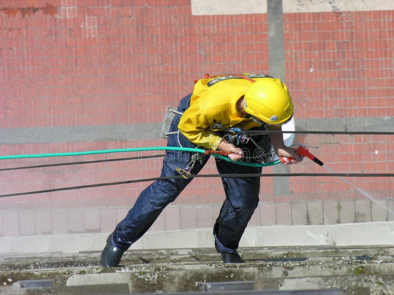 Window washing, extreme jobs