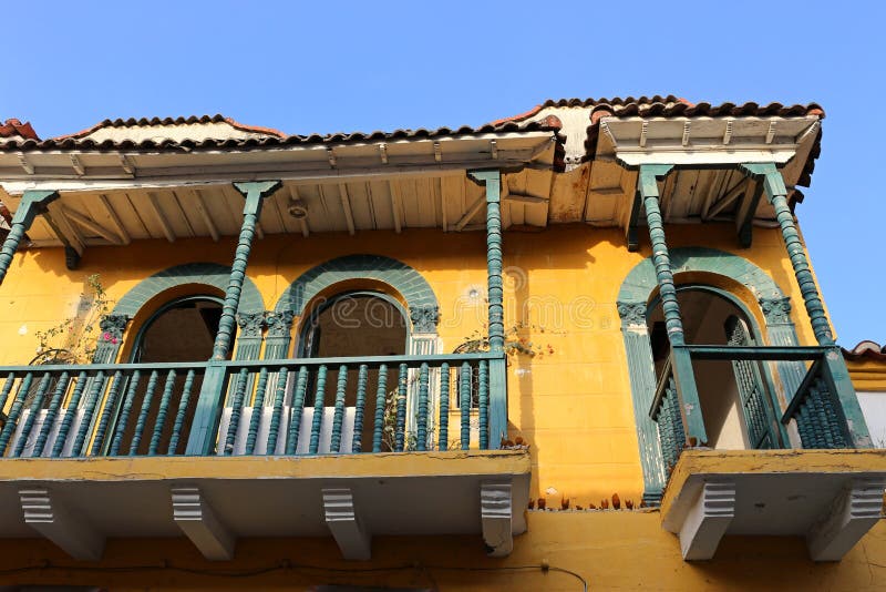 Windows i balkon w Cartagena, Kolumbia zdjęcia royalty free Windows i balkon w Cartagena, Kolumbia zdjęcia royalty free