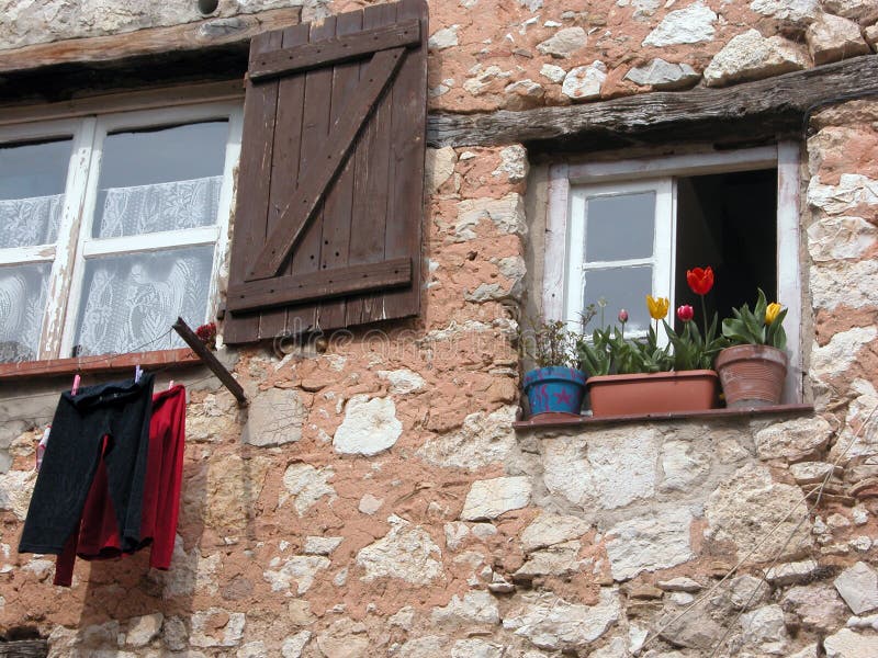 Windows, village de côte de Gourdon en Provence