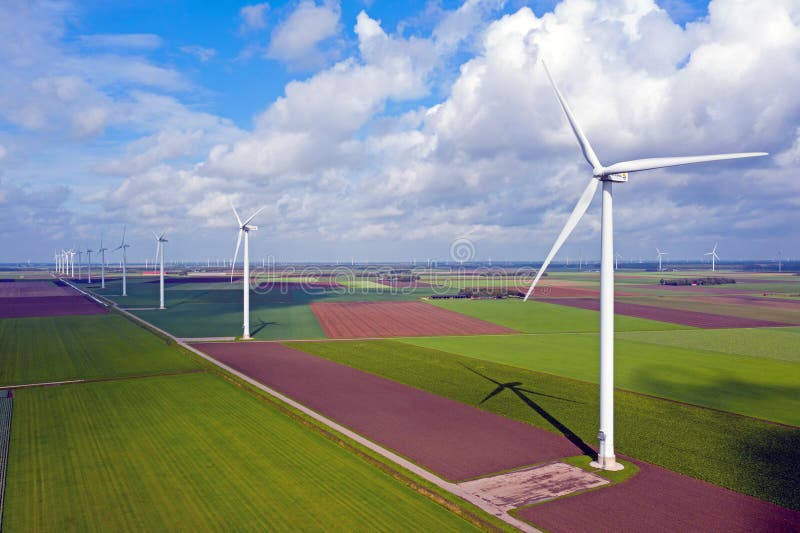 Windturbiner från Nederländerna på landsbygden arkivbilder Windturbiner från Nederländerna på landsbygden arkivbilder