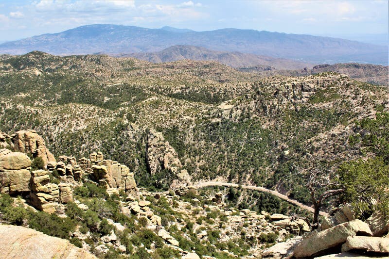 Windy Point Vista, montagem Lemmon, Santa Catalina Mountains, Lincoln National Forest, Tucson, o Arizona, Estados Unidos foto de stock Windy Point Vista, montagem Lemmon, Santa Catalina Mountains, Lincoln National Forest, Tucson, o Arizona, Estados Unidos foto de stock