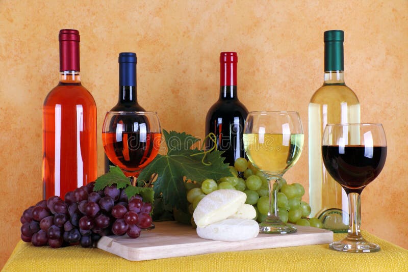 Wine, cheese and grapes