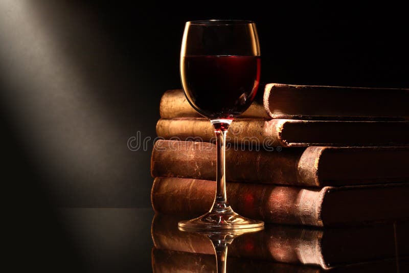 Wine och bokar royaltyfri foto Wine och bokar royaltyfri foto