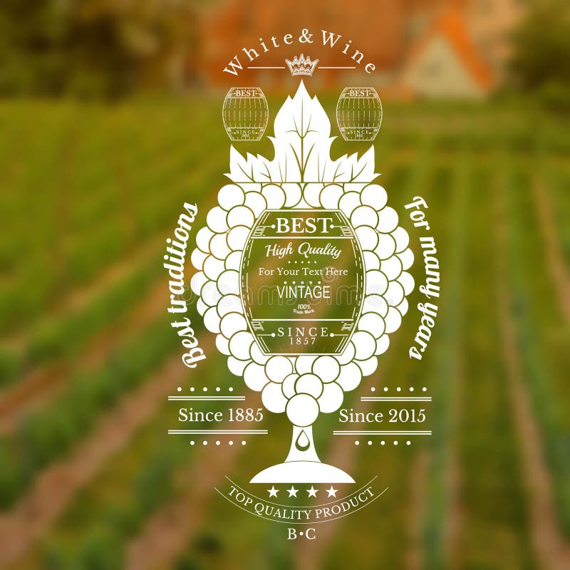 Winogrono wiązki spojrzenia jak wineglass z baryłką dla teksta w centrum Wino etykietka na winnicy i rocznika miasteczka tle ilustracji