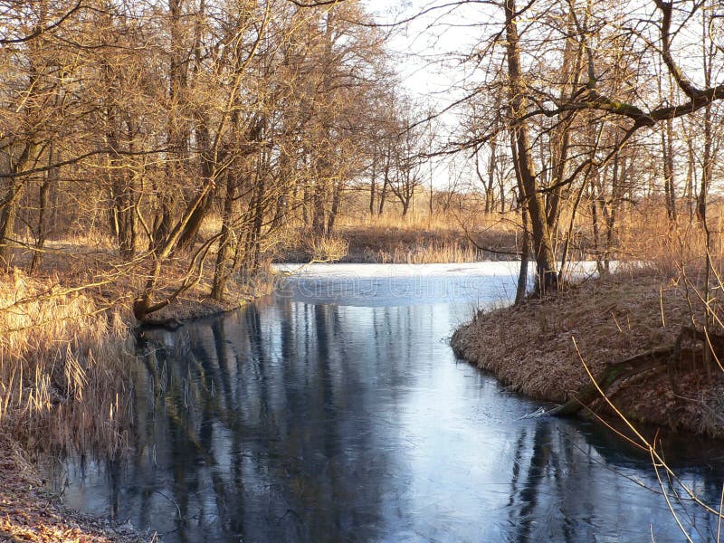 Winter river zdjęcia royalty free