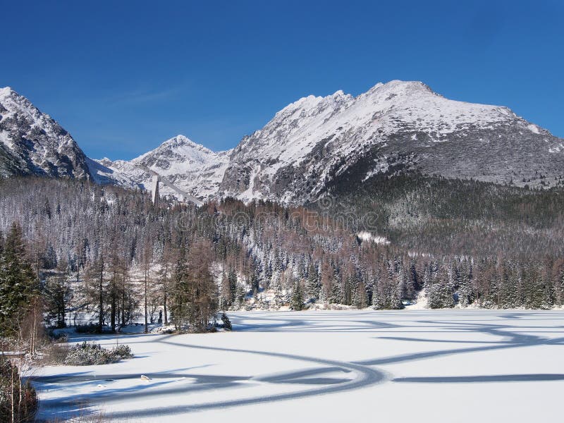 Frozen Strbske Pleso (tarn) in High Tatras stock photography Frozen Strbske Pleso (tarn) in High Tatras stock photography