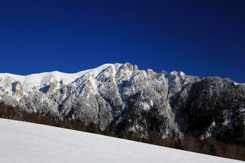 Winter in den Bergen - Malerei, Realismus, Wolken, Gemälde von Rainer Hillebrand bei KunstNet