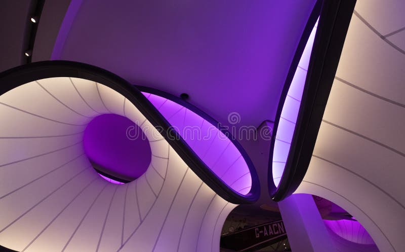 Winton matematyki galeria przy nauki muzeum, Londyn projektujący Zaha Hadid architektami, UK, inspirującymi matematycznie modelam obrazy royalty free Winton matematyki galeria przy nauki muzeum, Londyn projektujący Zaha Hadid architektami, UK, inspirującymi matematycznie modelam obrazy royalty free