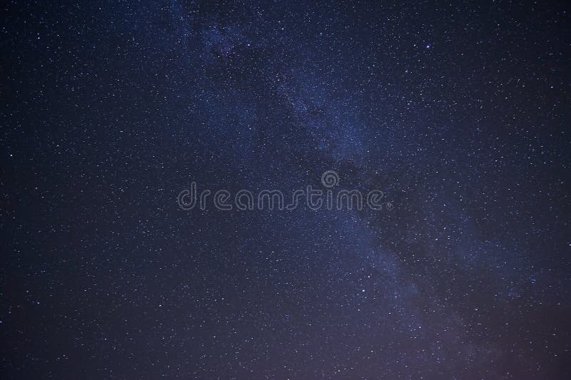 Wirklicher nächtlicher Himmel mit Sternen stockbild Wirklicher nächtlicher Himmel mit Sternen stockbild