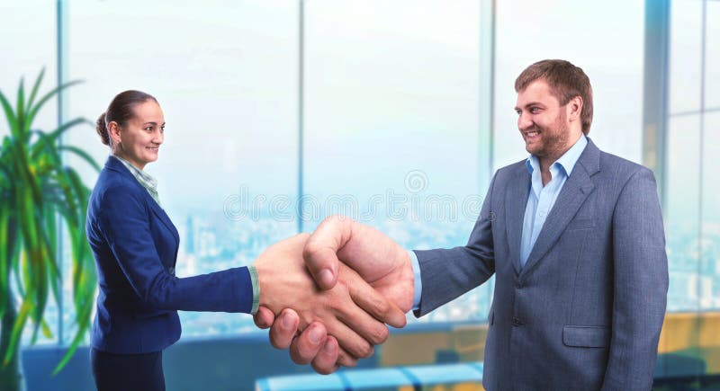 Wirtschaftlerhändeschütteln lizenzfreie stockfotos Wirtschaftlerhändeschütteln lizenzfreie stockfotos