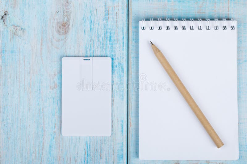 Wit adreskaartje, naamkaart, usb het ontwerp van het de kaartmodel van het flitsgeheugen stock afbeeldingen Wit adreskaartje, naamkaart, usb het ontwerp van het de kaartmodel van het flitsgeheugen stock afbeeldingen