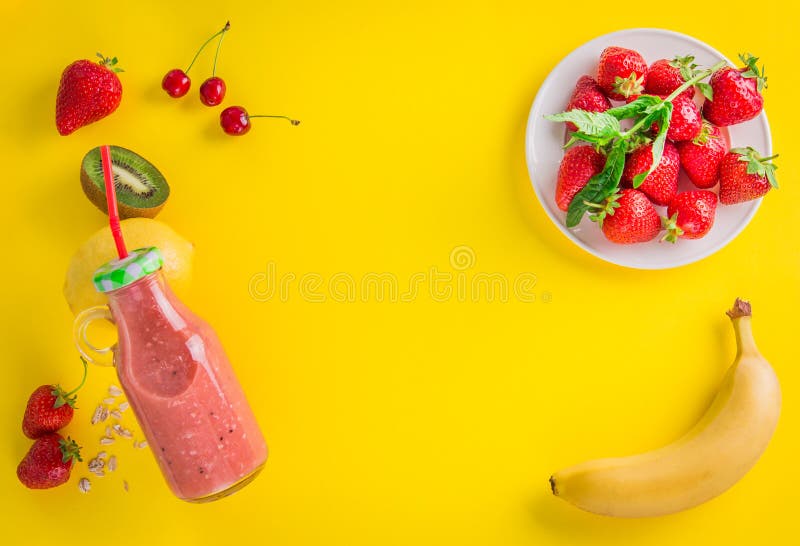 Withingredients frutados do batido imagens de stock