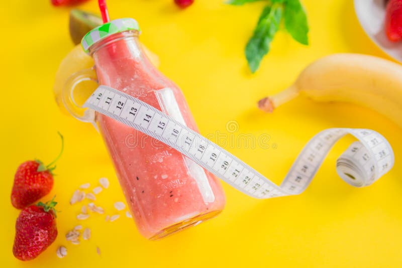 Withingredients frutados do batido Conceito saudável comer imagens de stock