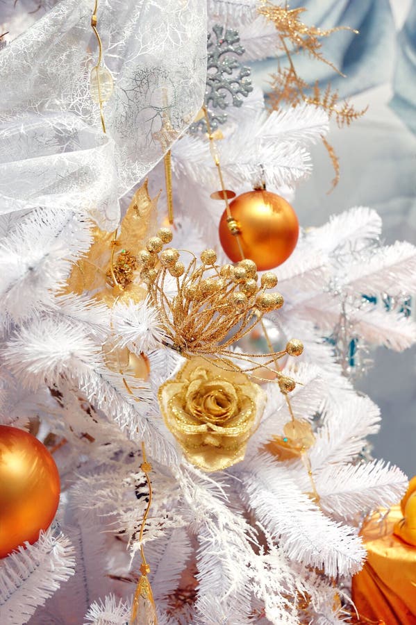 Witte kunstmatige Kerstmis-boom royalty-vrije stock fotografie